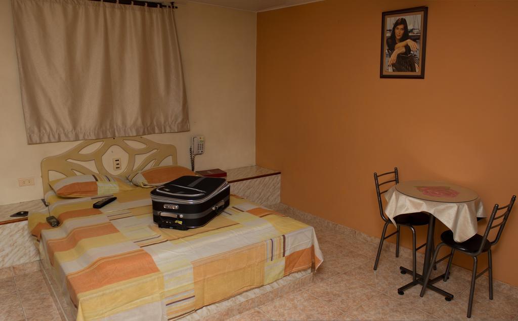 Hotel Doral Suites Bucaramanga Szoba fotó